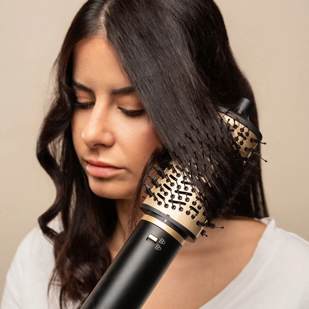 Ionic Multifunctional Air Dryer and Styler Brush with Coanda Technology and 7 Accessories Wavify InnovaGoods product