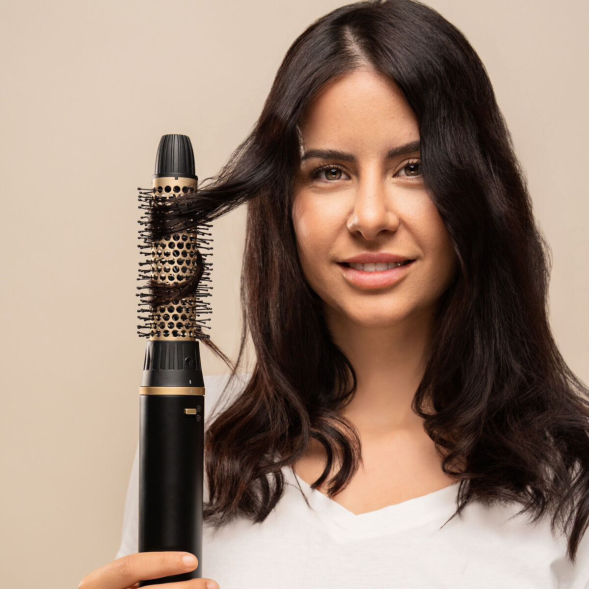 Ionic Multifunctional Air Dryer and Styler Brush with Coanda Technology and 7 Accessories Wavify InnovaGoods product